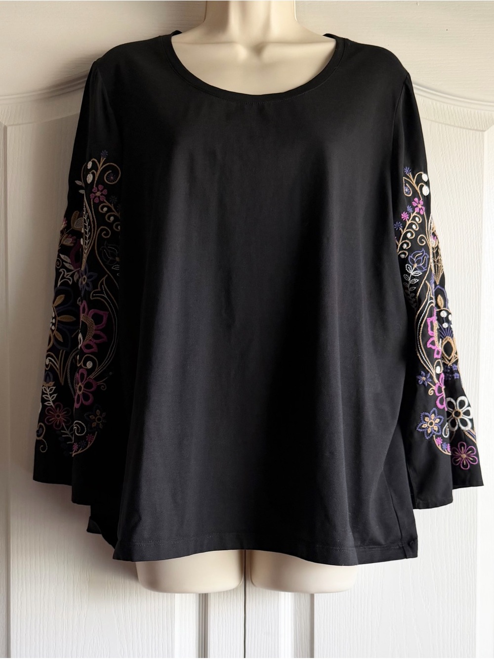Chico’s Floral Embroidered 3/4 Flared Sleeve Top